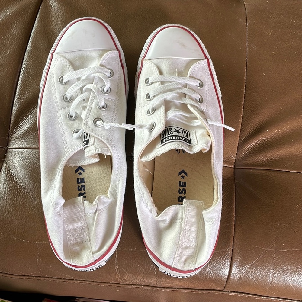 Cute white converse!